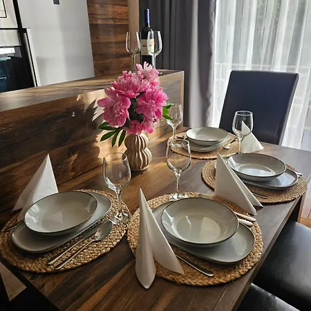 Gyoengyi Apartmán Balatonszarszo